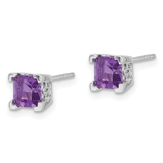 14k Amethyst Stud Earrings.